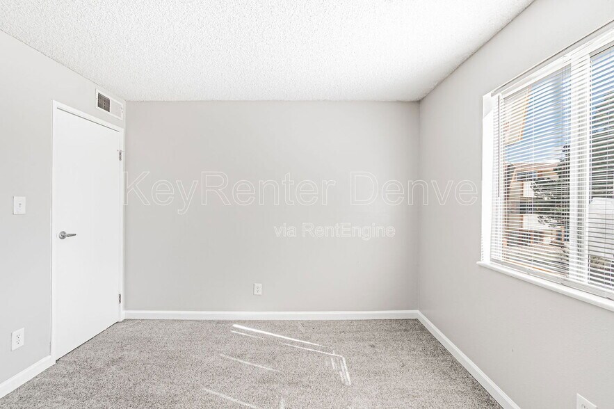 Building Photo - 10211 Ura Ln