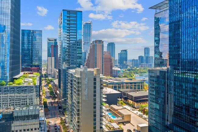 Building Photo - 360 Nueces St