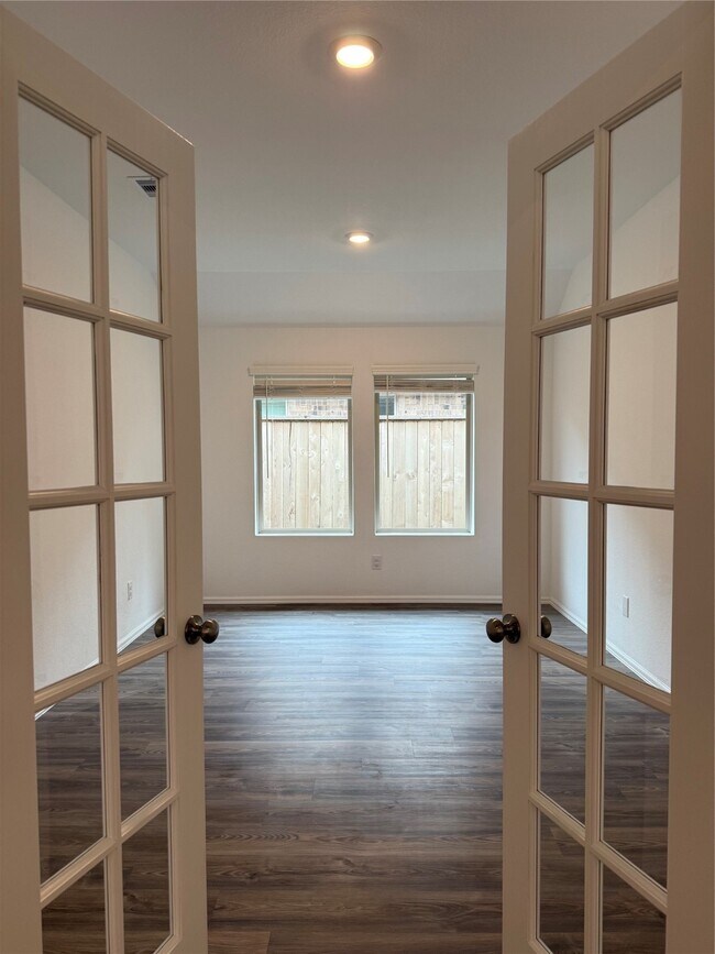 Building Photo - 7525 Angels Lndg Ln