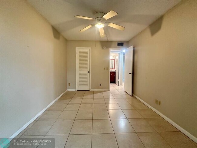 Building Photo - 378 Durham Cir
