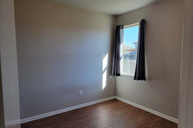 Building Photo - 322 Wapiti Rd