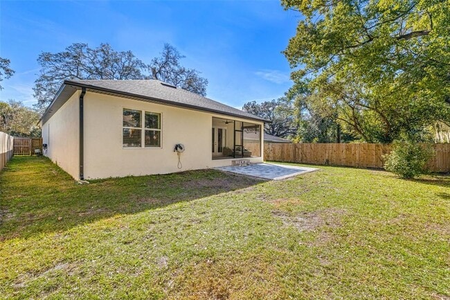 Building Photo - 9310 N Willow Ave