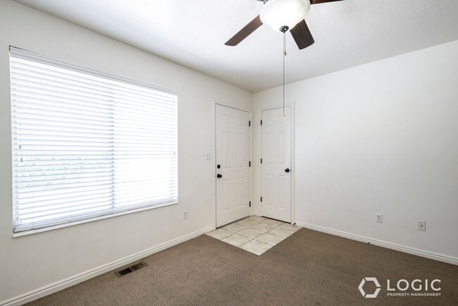 Building Photo - 934 E 500 N