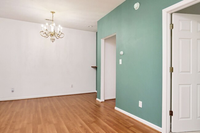Building Photo - 106 Linden Ct