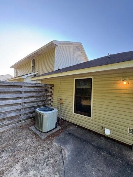 Building Photo - 920 B's Barbeque Rd