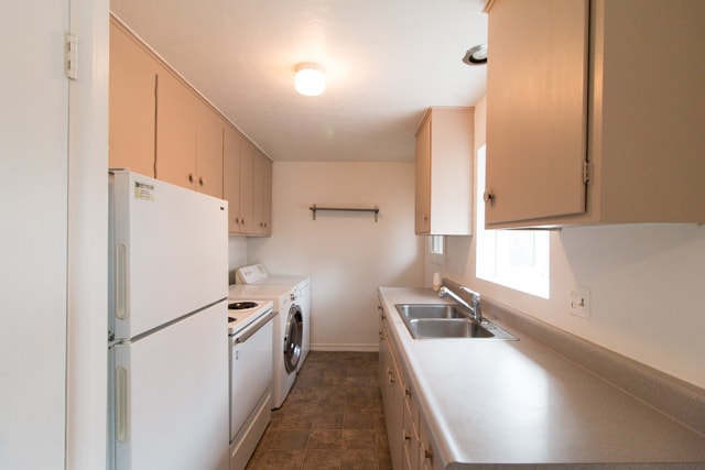 Building Photo - Great 1-Bedroom, 1-Bath Duplex With Large Bonus Room!