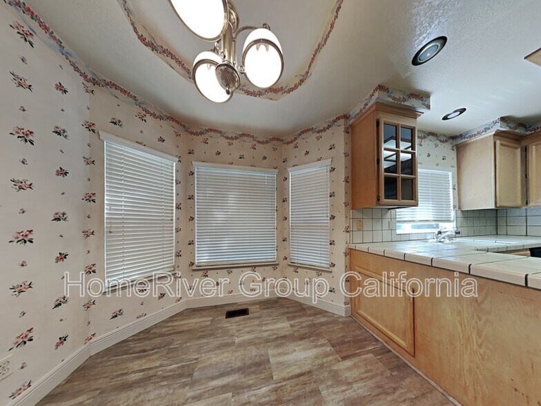 Building Photo - 5137 Sunrise Hills Dr