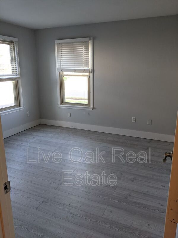 Building Photo - 1311 E Ocean View Ave