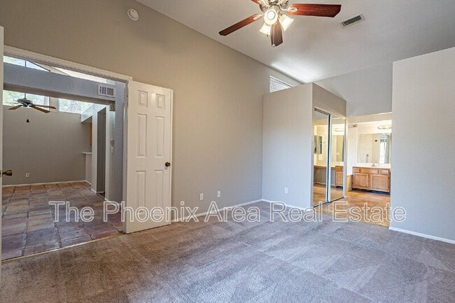 Building Photo - 735 N Tangerine Dr