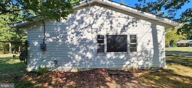 Building Photo - 45565 Camelot Ct