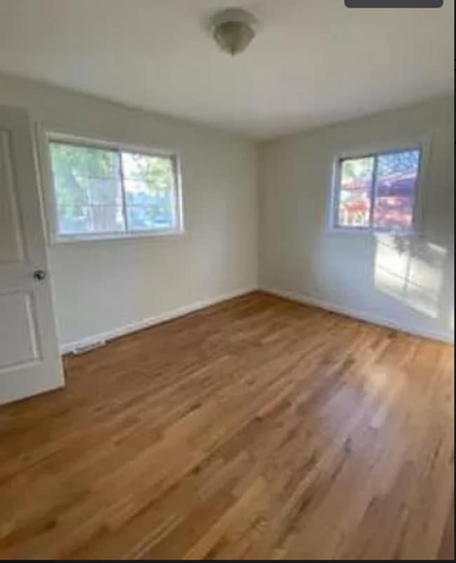 Building Photo - 310 S 41st St