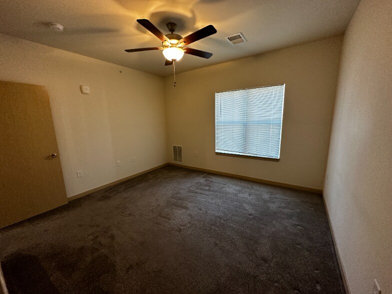 Building Photo - 3036 Triumph Dr