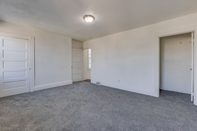 Building Photo - Available MAY 2026 - Beautiful 2 bedroom home in Mt Washington!