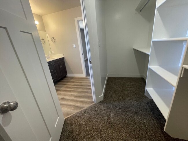 Building Photo - Cedar Reserve!