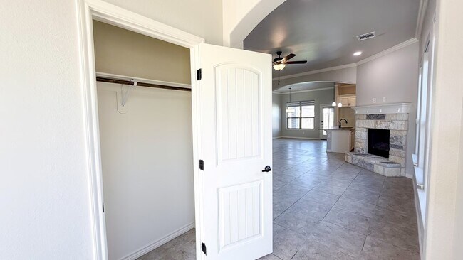 Building Photo - 1617 Twin Falls Dr