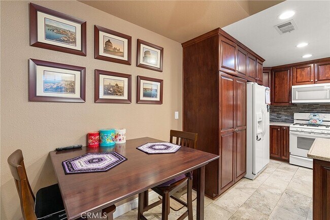 Building Photo - 10371 Garden Grove Blvd