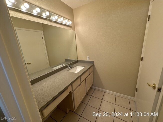 Building Photo - 2717 Sungold Dr