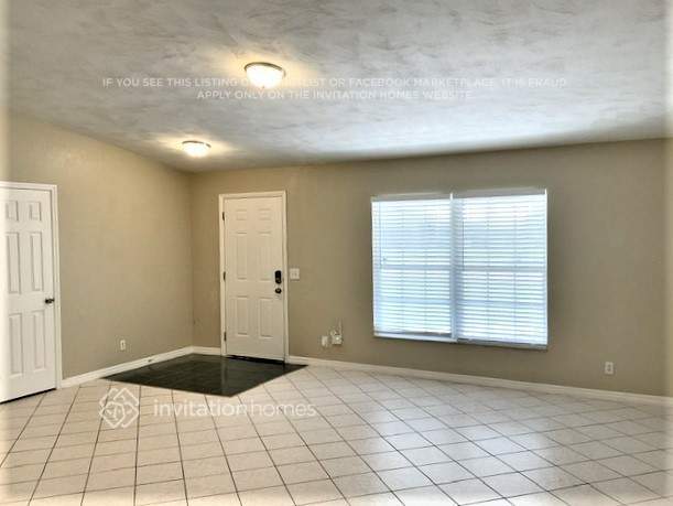 Building Photo - 2907 Juniper Dr
