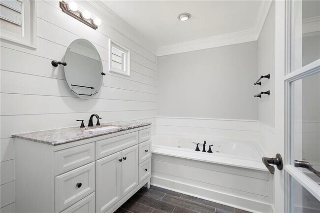 Building Photo - 2356 Pinkney Dr