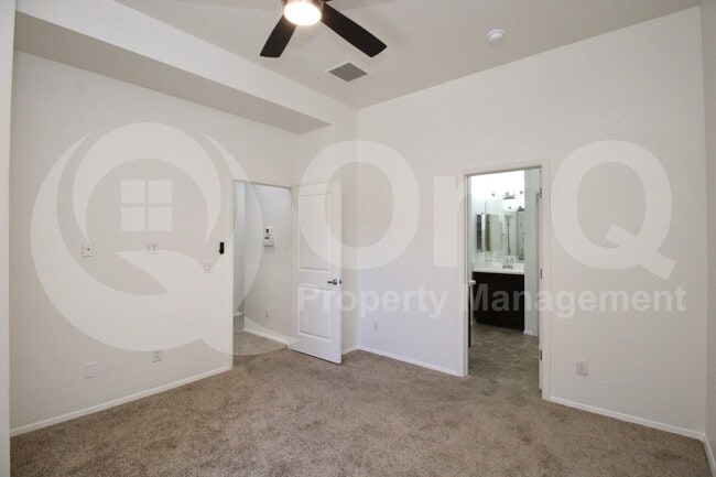 Building Photo - 3113 E Danbury Rd