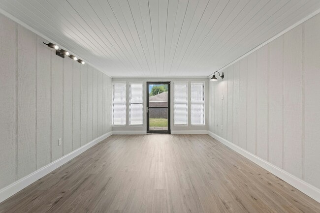 Building Photo - 1206 Mayapple Dr