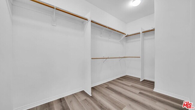 Building Photo - 1408 W Washington Blvd
