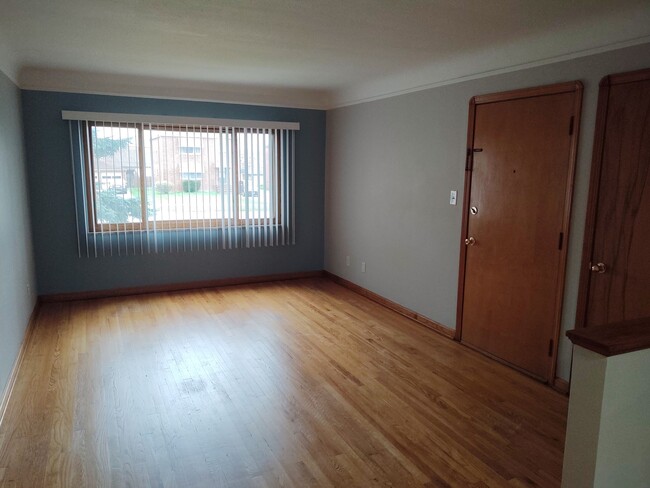 Hardwood floor throughout - 6475 Ridge Rd.