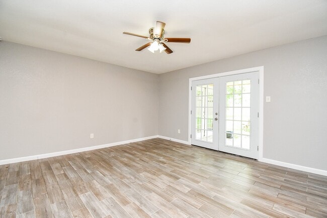 Building Photo - 2110 Hilton Head Dr