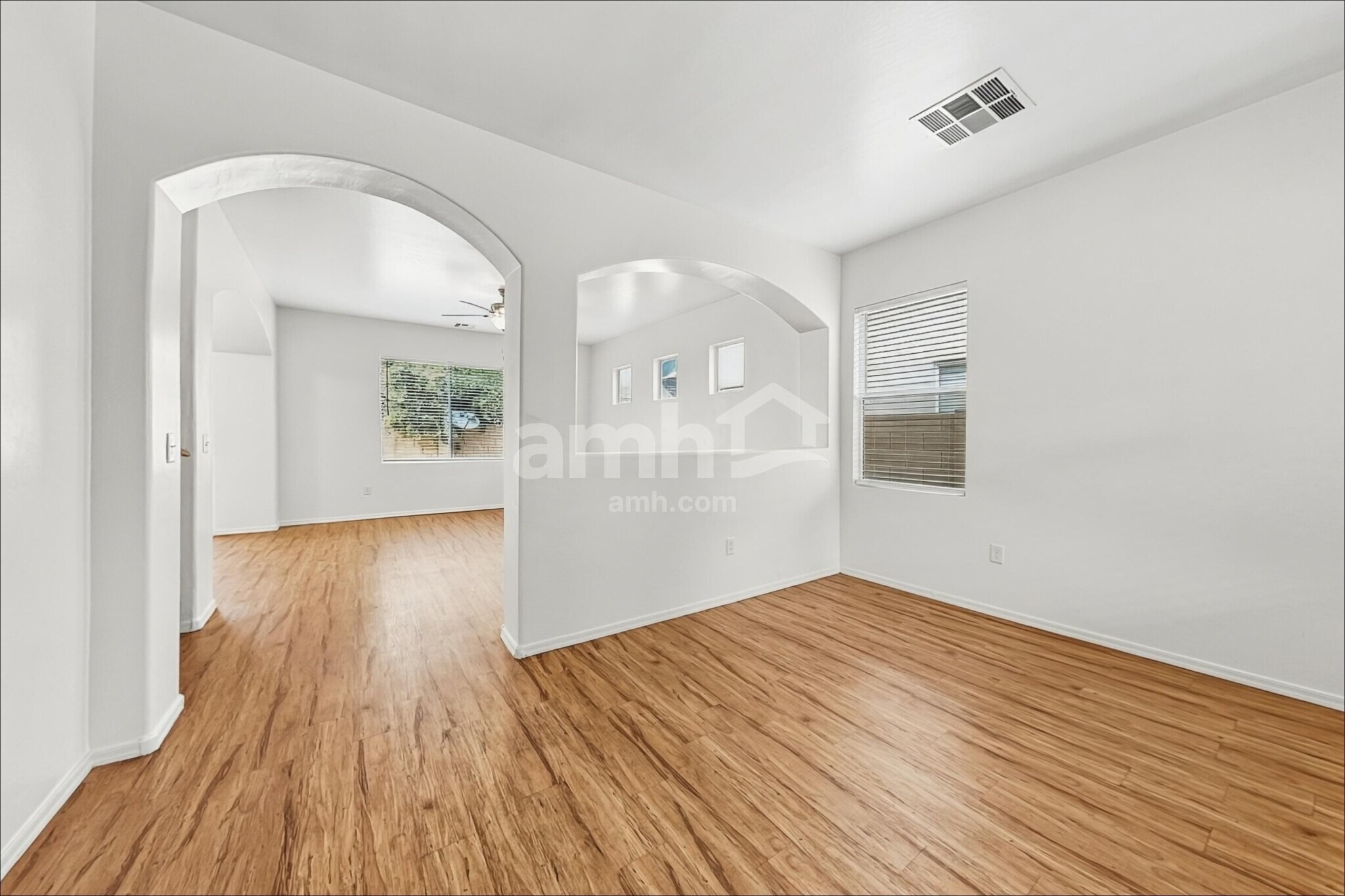 Building Photo - 4242 E Baylor Ln