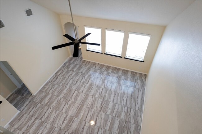 Building Photo - 6442 Wilshire Lakes