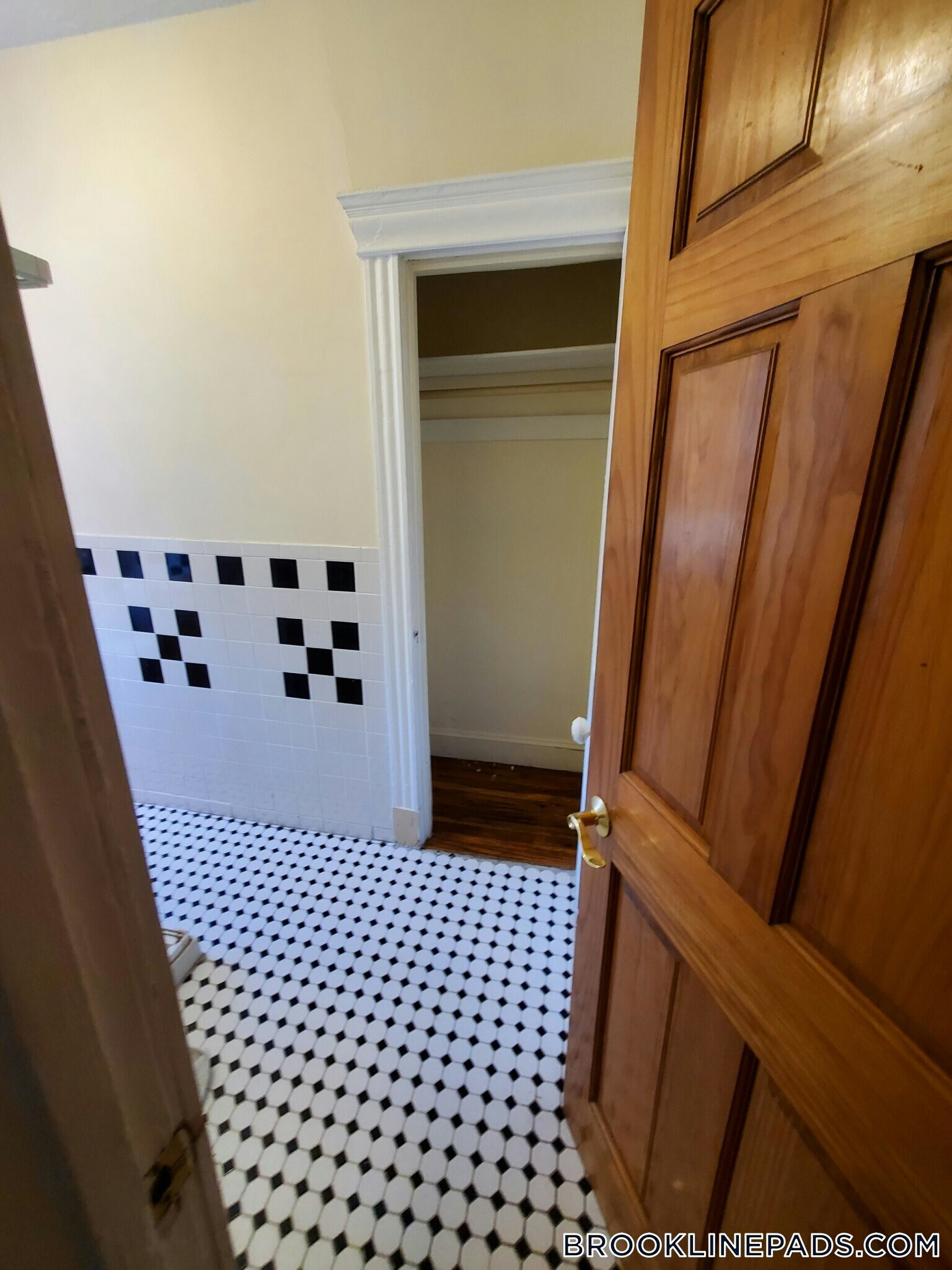 Building Photo - 360 Riverway