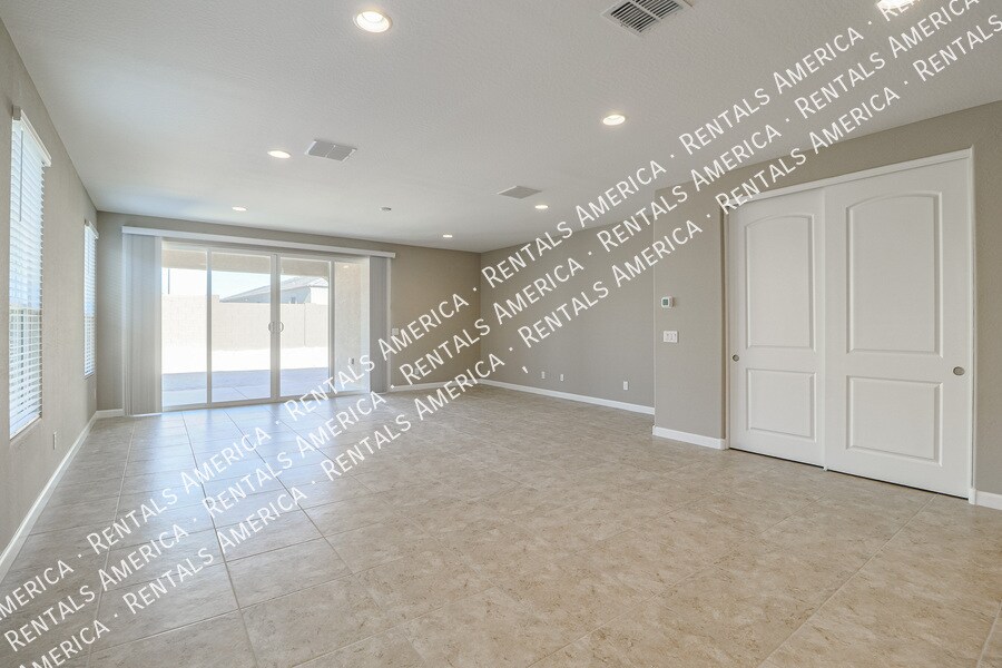 Building Photo - 8482 W Sonoma Way