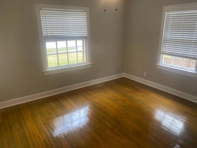 Building Photo - 4425 Ione St