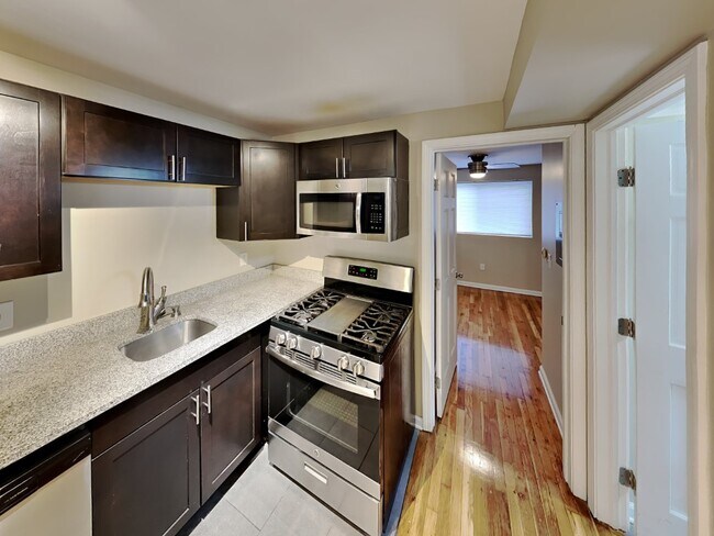 Building Photo - Lantern Square Apartments-A3
