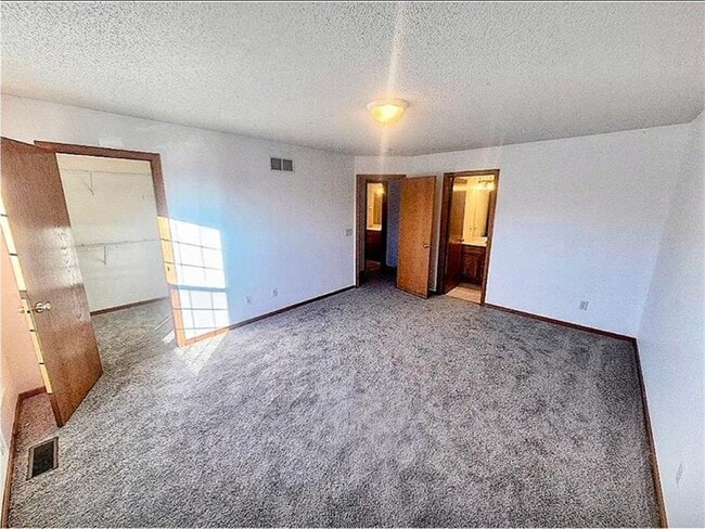 Building Photo - 6406-6157 157th St W