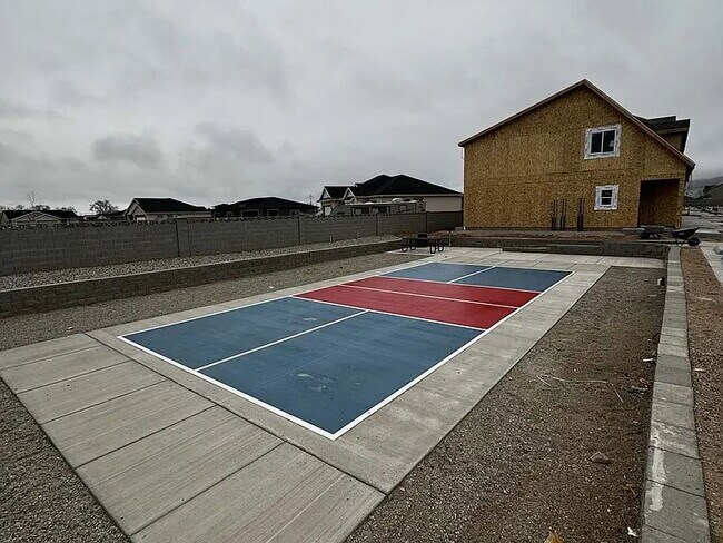 Building Photo - Charming Brand New Cedar City Townhouse: 2 Master bedrooms with ensuite bathrooms. Pet Friendly!