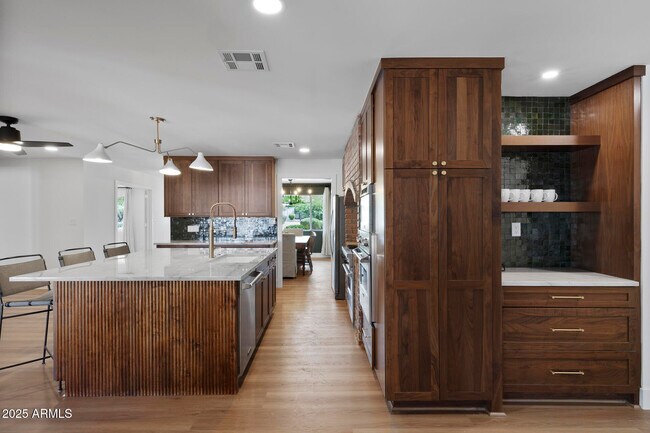 Building Photo - 10848 N 66th St