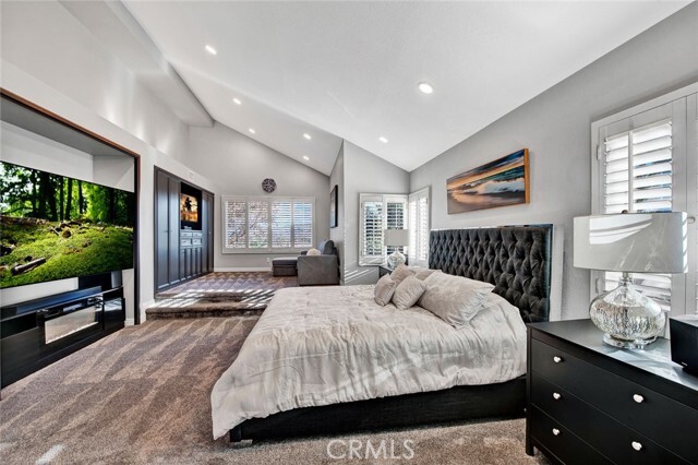 Building Photo - 7246 E La Cumbre Dr