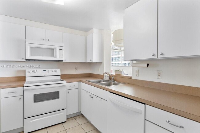 Building Photo - 1250 S Miami Ave