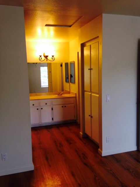 CLOSET BEDROOM 1 - 2425 Cranston Dr