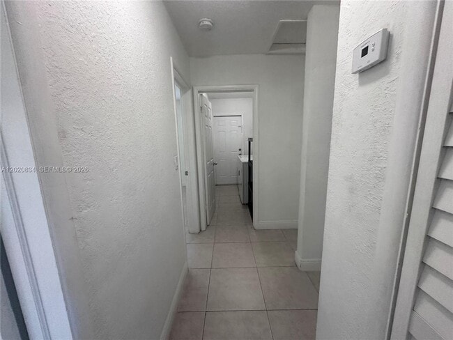 Building Photo - 2806 SW 35th Ave