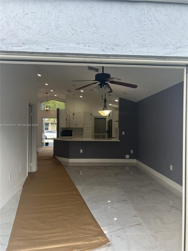 Building Photo - 289 SW 159th Ln