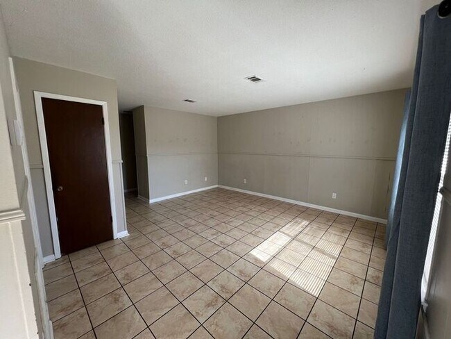 Building Photo - Gulf Breeze - Green Briar Estates - 1 bedroom, 1 bathroom
