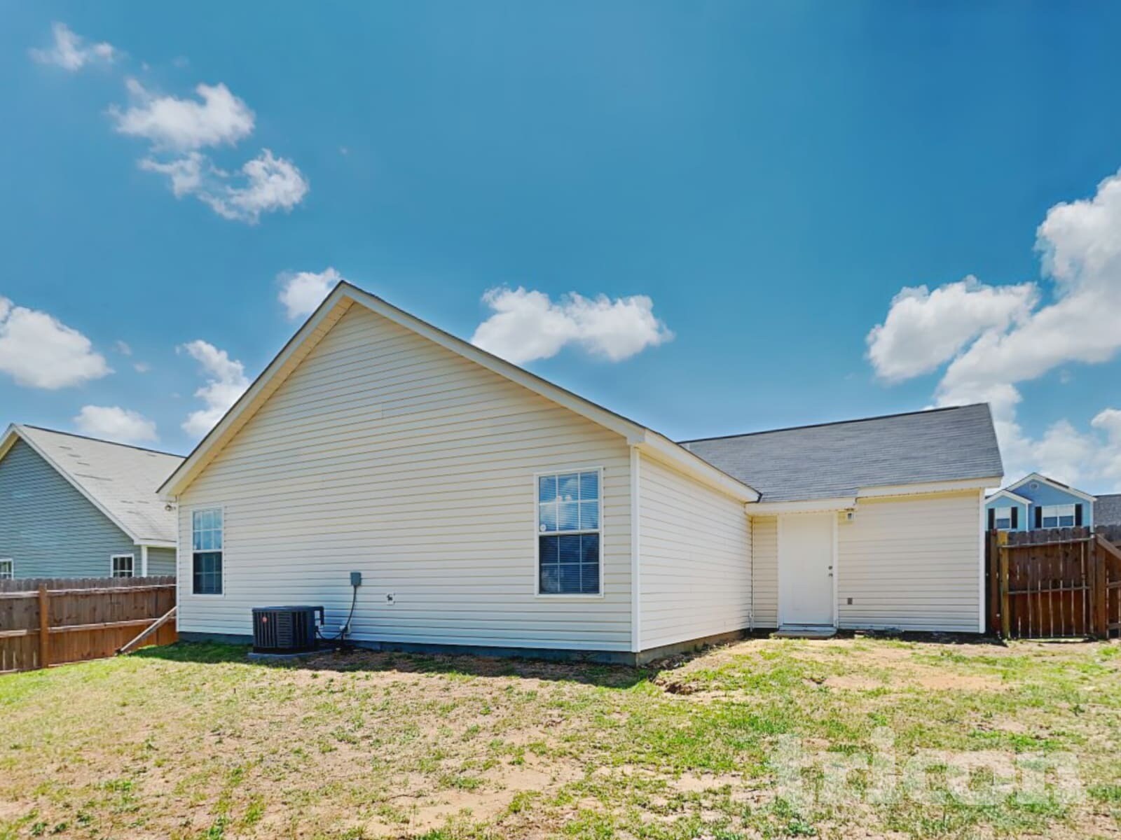 Building Photo - 337 White Gables Dr