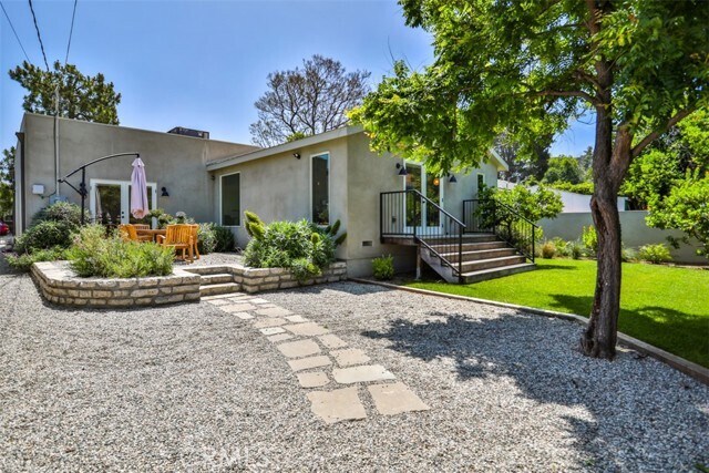 Building Photo - 10339 McVine Ave