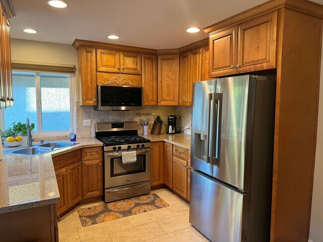 Building Photo - Short Term Furnished Beautiful SIngle Story Home