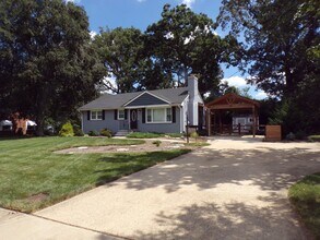 Building Photo - Charming Ranch-Style Home with Finished Ba...