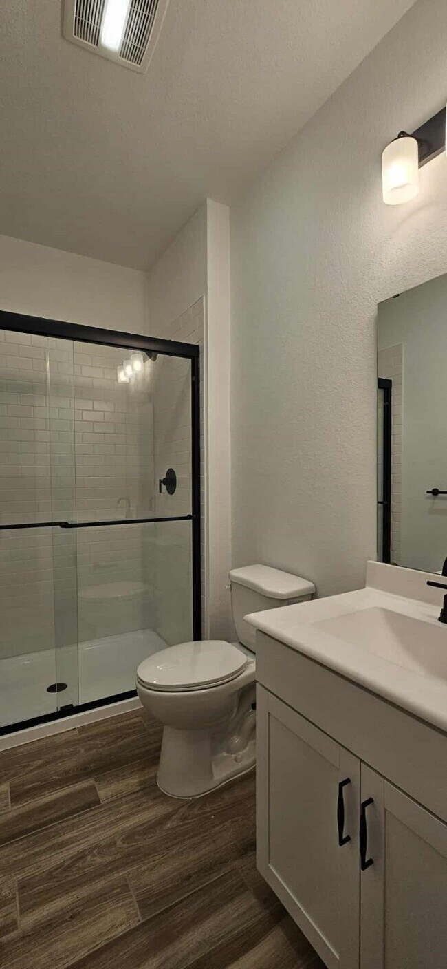 Building Photo - 8434 Bay Oaks Dr