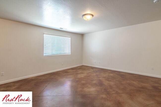 Building Photo - 2801 E 450 N