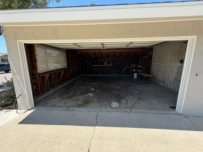 Building Photo - Charming 3 Bedroom Home with Beautiful Backyard in San Carlos